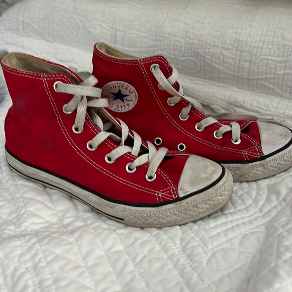 Converse Chuck Taylors  youth size 2.5